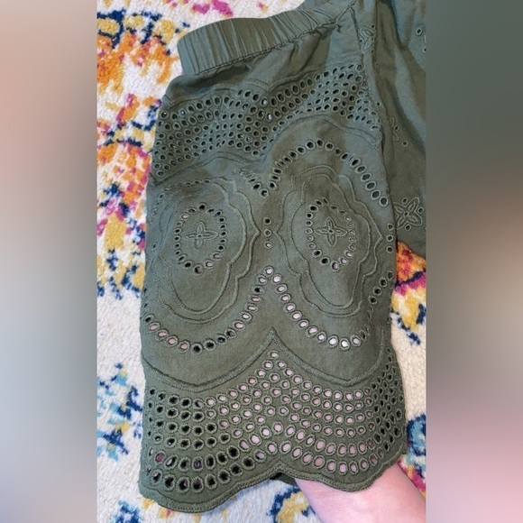 $8 SALE Daniel Rainn Off Shoulder Eyelet Blouse - Picture 5 of 11